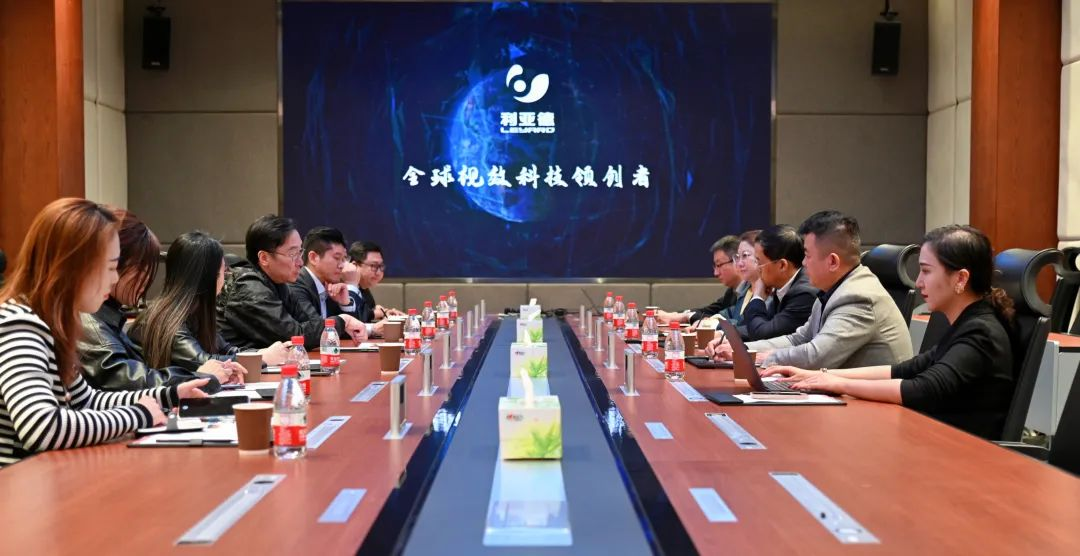 陆川导演到访888电子，，，，，解锁文化+科技融合新路径